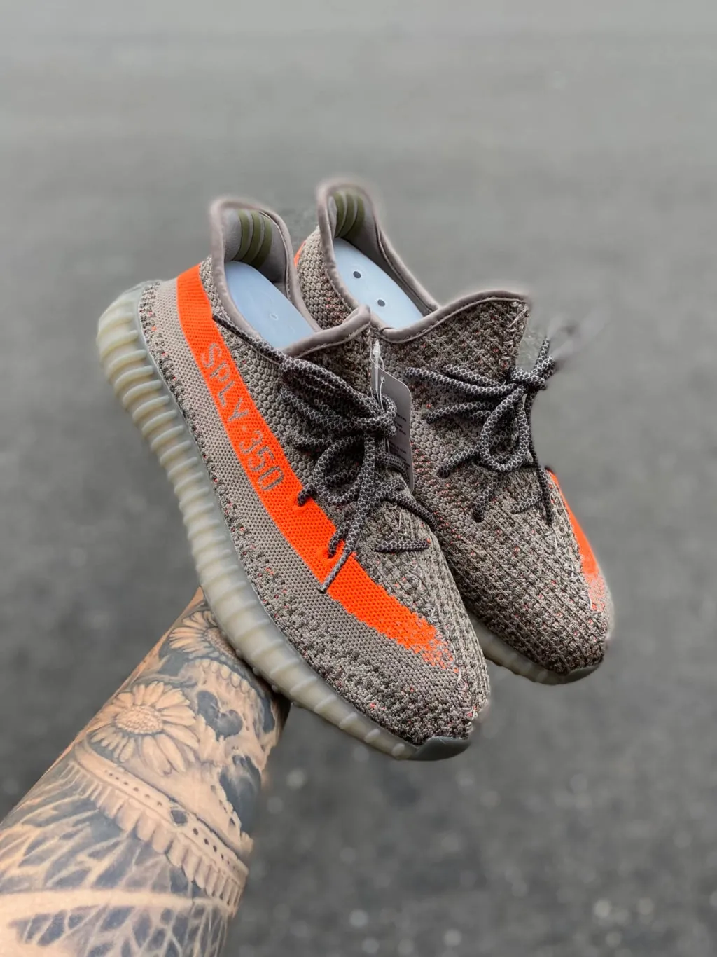 Tênis Adidas Yeezy Boost 350 V2 Beluga